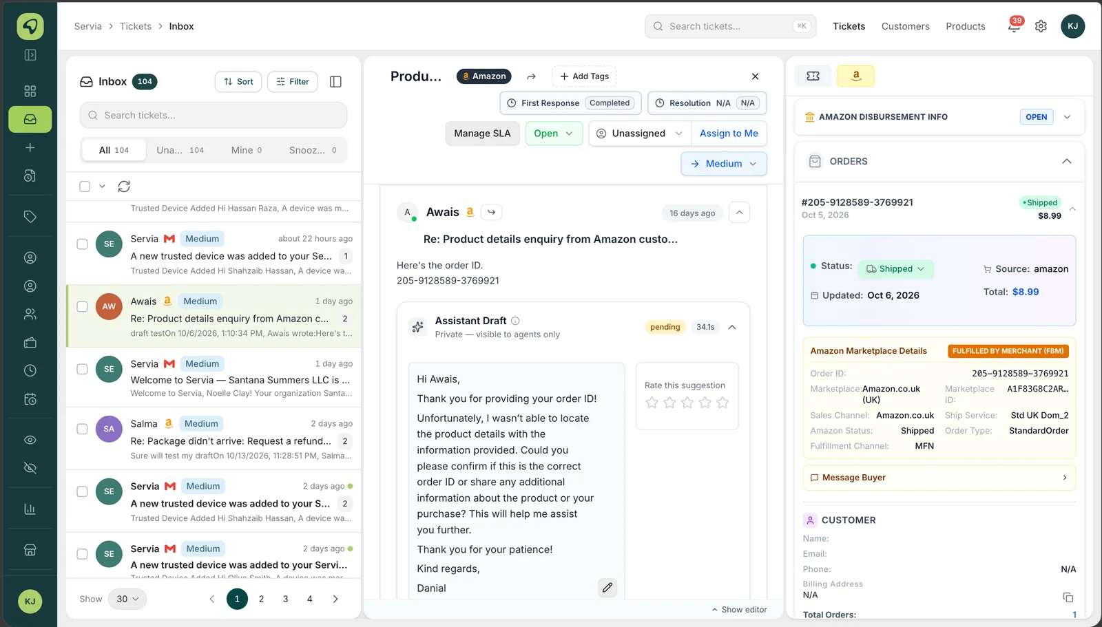 Helpdesk: AI-drafted reply next to the customer's Amazon order details